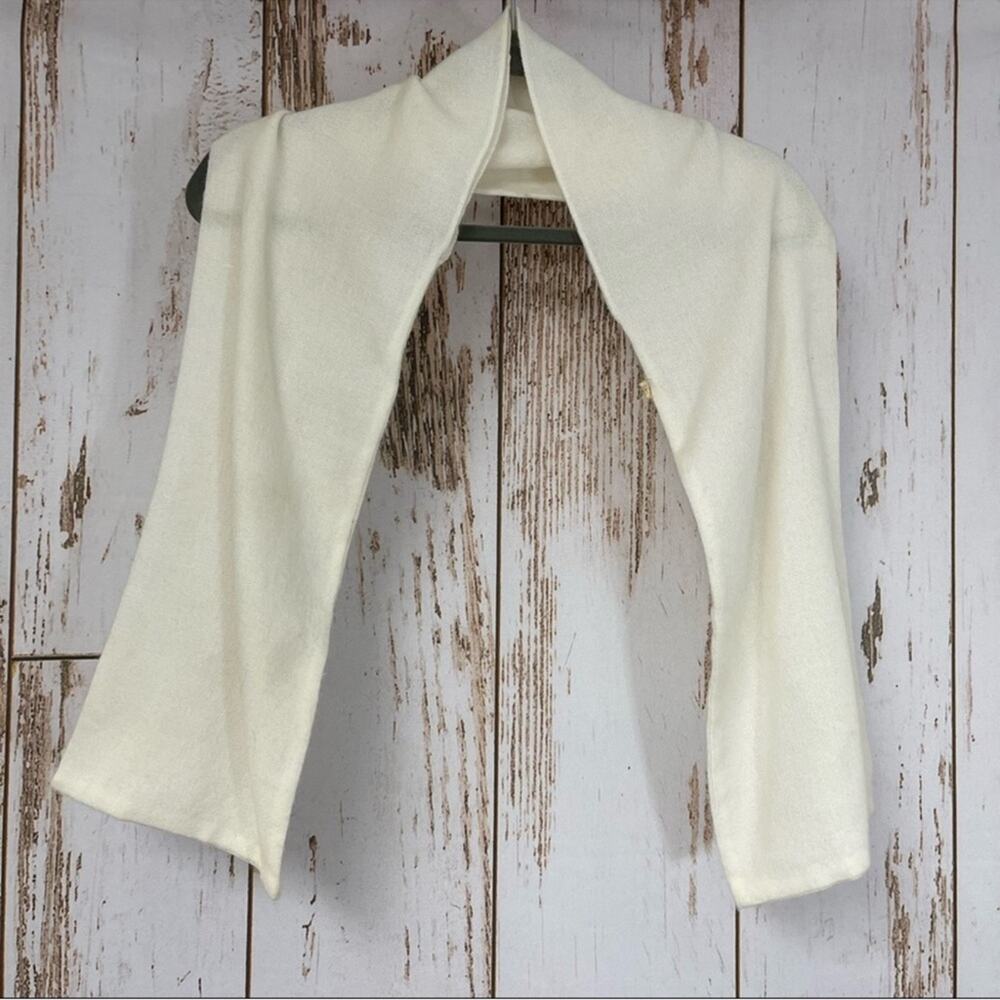 Vintage Acrylic Scarf. 7.5” x 54.5”. Excellent vintage condition!